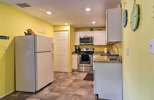 Independence Square Condo | Updated Condo Near Beach: Ideal Walkable Location!