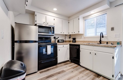 Friendly Apartment | 😍 Updated Condo (# 3) near UO, Autzen Stadium, Amazon Park