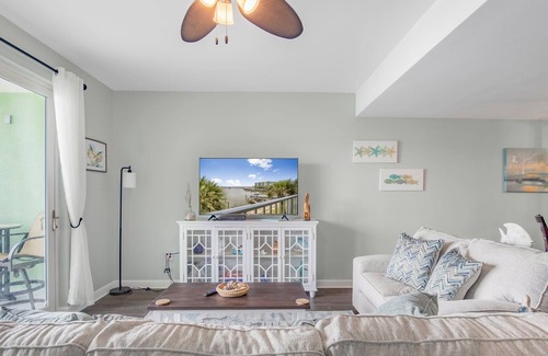 Fort Morgan Condo | Updated condo in Fort Morgan, boat slip and pool