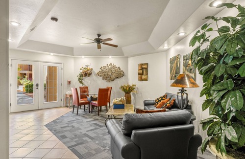 Mesilla Park Condo | Updated condo in Mesilla. 0.9 miles to I-10 Short term/long term. Pet friendly.