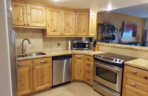 Lake Havasu City Condo | Updated Condo! Amazing views! Walk to Channel, Beach, Shops and Restaurants!