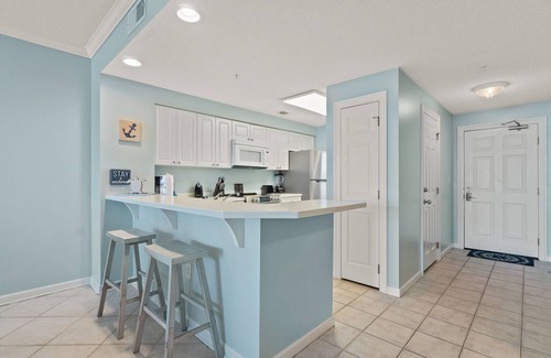 Navarre Beach Condo | Updated Condo w/Breathtaking Views, In-Season Beach Service, 2 Pools + Hot Tub