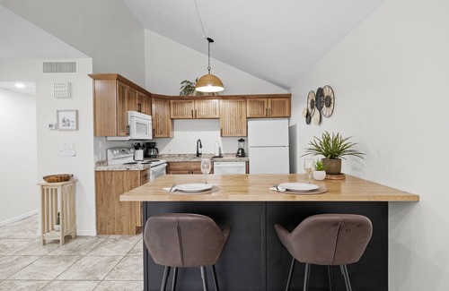 St. George Condo | Updated condo with pools near golf courses