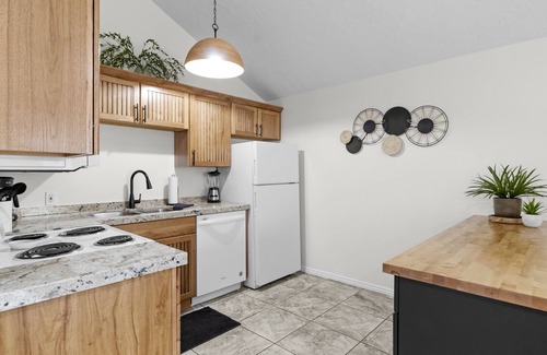 St. George Condo | Updated condo with pools near golf courses