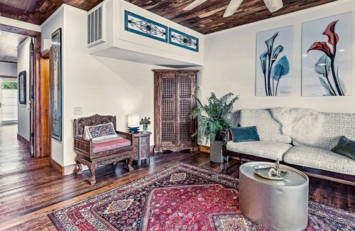 Riverwalk Condo | Updated condo with riverfront patio & central AC - walkable attractions