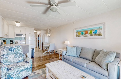 Midtown Ocean City Condo | Updated Constellation House Condo w/Oceanfront Balcony, Walk to Restaurants