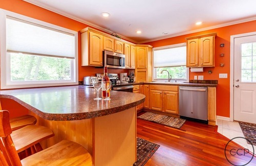 Montague House | Updated cottage on Lake Michigan!