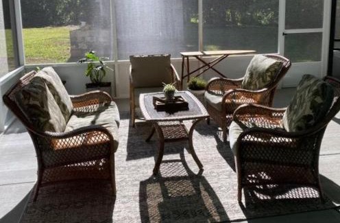 Cadiz House | Updated cottage, Screened Patio, Near Lake Barkley