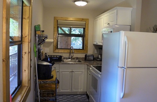 Wimberley Cottage | Updated Country Cottage One Mile From The Wimberley Square.