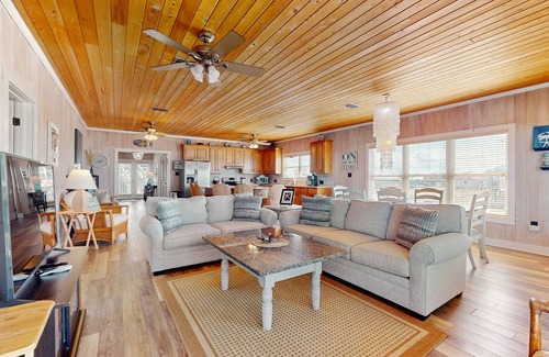 Dauphin Island House | Updated, Dog-Friendly Home w/Free WiFi, Beach Views, Covered Porch, Washer/Dryer