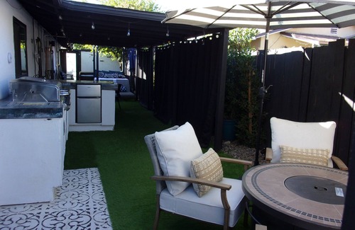 Warm Sands House | Updated Dwntwn 2bd Twnhse w/Hot Tub/Private Patio permit#4768