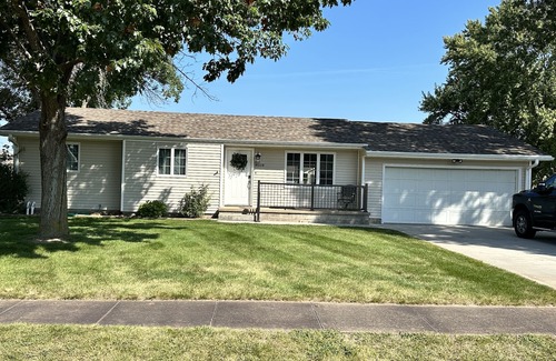 Grand Island House | Updated Family Home for a Comfortable Stay