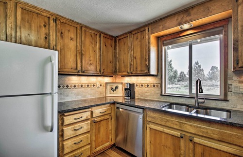 Bend House | Updated Farmhouse w/Deck on Central Oregon Canal!