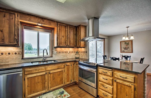 Bend House | Updated Farmhouse w/Deck on Central Oregon Canal!