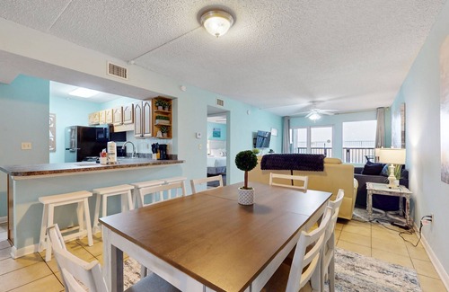 Fort Walton Beach Condo | Updated, first-floor, open, airy condo with great views - close to dining