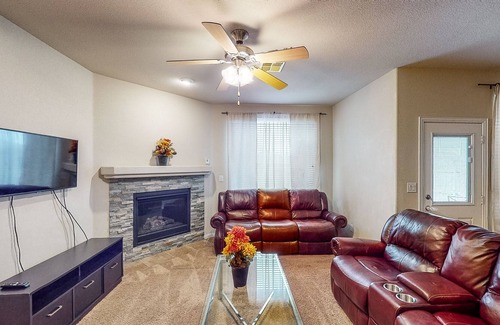 Odessa House | Updated Fixtures, Soaking Tub, & Enclosed Yard