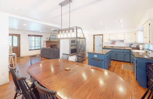 Country Club Estates House | Updated Getaway | Spacious Deck, Alfresco Dining | Near Golf & Slopes