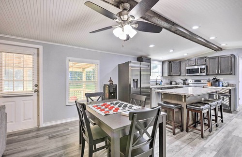 Manattee Road Cottage | Updated Home Near Manatee Springs State Park!