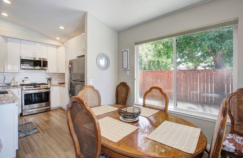 Elk Grove House | Updated House - King Bed, Pool & Hot Tub in a quiet family friendly neighborhood