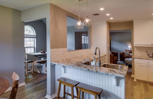 Longview House | Updated Longview Home ~ 6 Mi to Downtown!