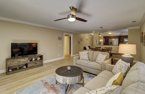 Hilton Head Island Condo | Updated Luxury 3 BR Forest Beach Condo in Springwood Bikes & Beach Gear included