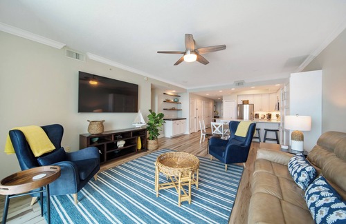 Gulf Shores Condo | Updated luxury beachfront condo in killer location! Walking distance to Hangout.