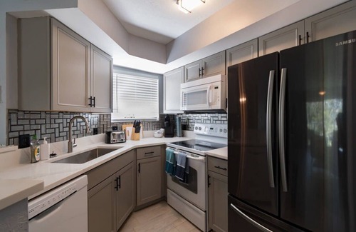 Ocean Side Village Condo | Updated Luxury Condo Close to Beach-Island Club