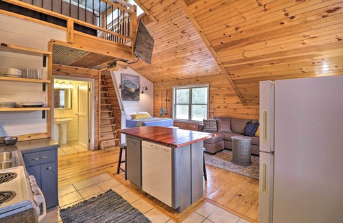 Mountain View Apartment | Updated Mtn View Studio w/Loft - Near River!
