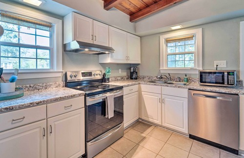 Long Beach House | Updated Oak Island Getaway Near Fishing Dock!