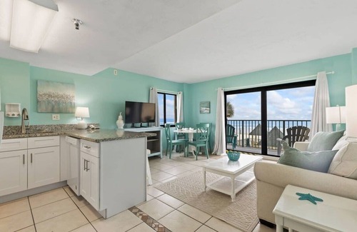 Daytona Beach Shores Apartment | Updated Ocean Front Condo | Aquamarine Suite 201