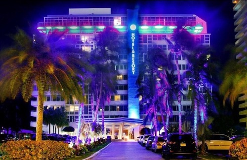 East Fort Lauderdale Condo | Updated Oceanview ! condo on the beach sleeps 4 newly decorated with balcony