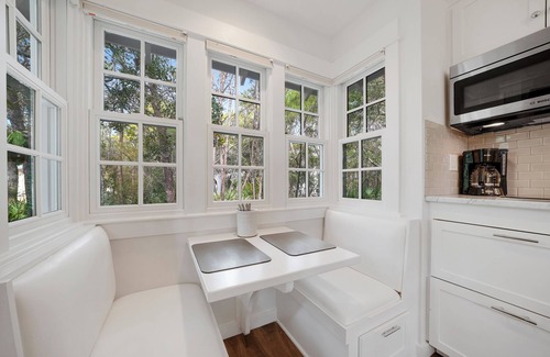 Seaside Cottage | Updated, One Level, 1 BD Cottage in Seaside, FL, Sleeps 4 + 2 Adult Bikes!
