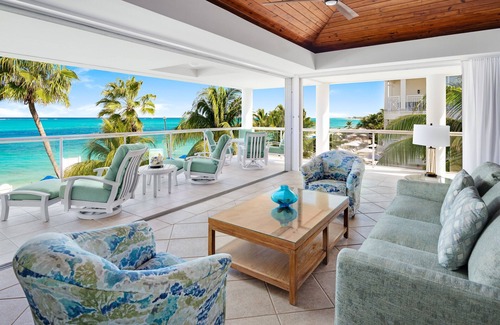 The Bight Condo | Updated Penthouse amazing ocean front view of GRACE BAY BEACH!
