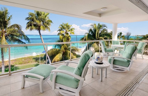 The Bight Condo | Updated Penthouse amazing ocean front view of GRACE BAY BEACH!