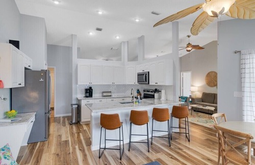 Sebastian Highlands House | Updated Private 3/2 Beach Getaway w/Heated Pool