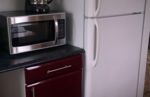 Eastport Apartment | Updated, Quiet Location, deck, trees, one bedroom plus futon, Walk To Downtown.