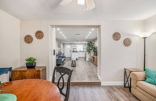 Tampa House | Updated Ranch near Airport & easy access to Beaches