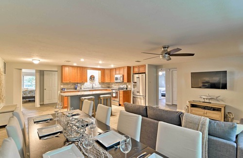Yankeetown House | Updated Rustic Yankeetown Home w/Lanai & Dock