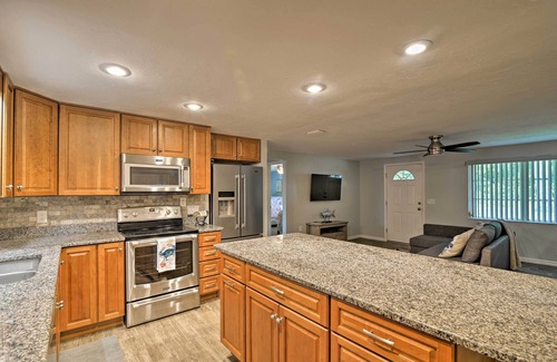 Yankeetown House | Updated Rustic Yankeetown Home w/Lanai & Dock