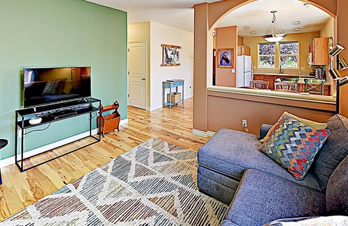 Mountain View House | Updated Sanctuary in Quiet Locale w/ Private Backyard Oasis & Provided Bikes