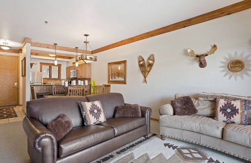 Steamboat Springs Condo | Updated, Second-Floor Condo with WiFi, Mountain Views, Outdoor Pool, & Hot Tub