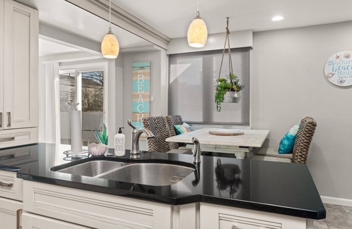 Southend House | Updated single family home right between the Cove and Jetty drive on beaches!