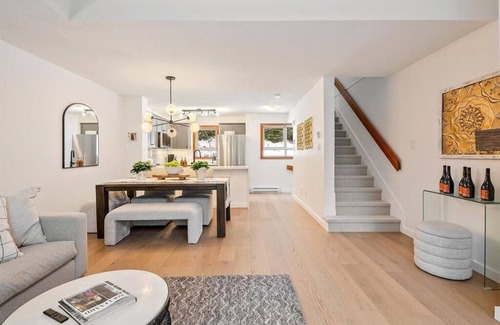 Blackcomb House | Updated Ski In 3-bedroom townhome in Whistler