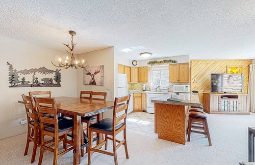 Four O'Clock Condo | Updated ski-in condo with hot tubs, fireplace, gym & views