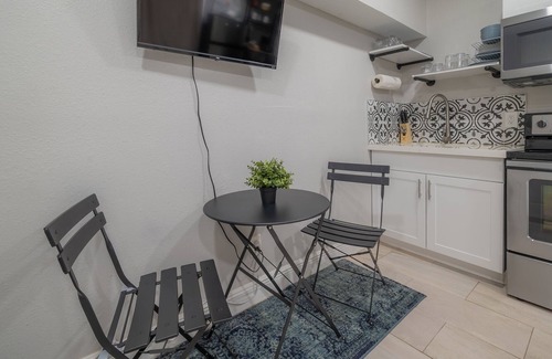 St. Petersburg - Clearwater Apartment | Updated St. Pete Studio at The Urban Standard 9