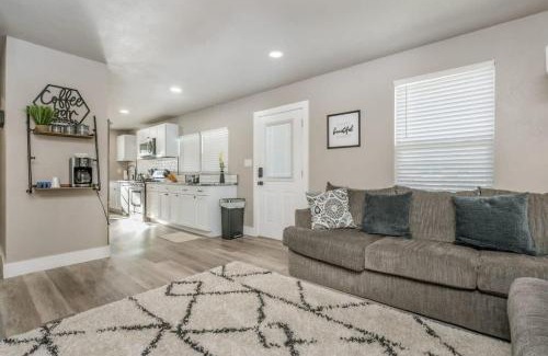 Amarillo House | Updated stay Cozy with Hot Tub (2023 Model)