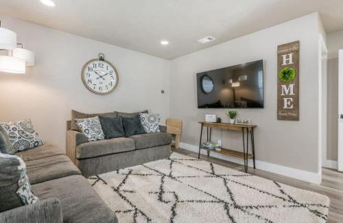 Amarillo House | Updated stay Cozy with Hot Tub (2023 Model)