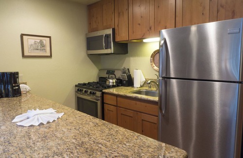 Truckee Condo | Updated Studio Condo in Aspen Grove by RedAwning