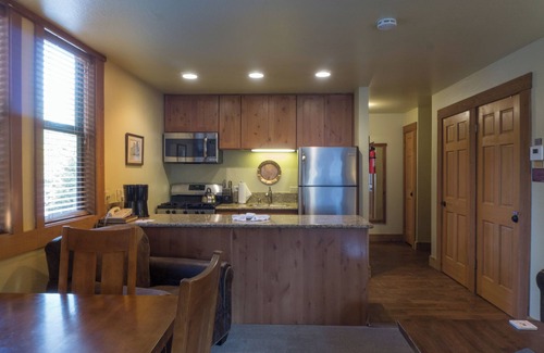 Truckee Condo | Updated Studio Condo in Aspen Grove by RedAwning