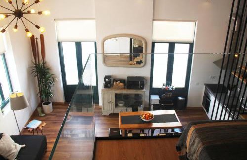 Setubal Apartment | Updated Stylish Studio by River Sado